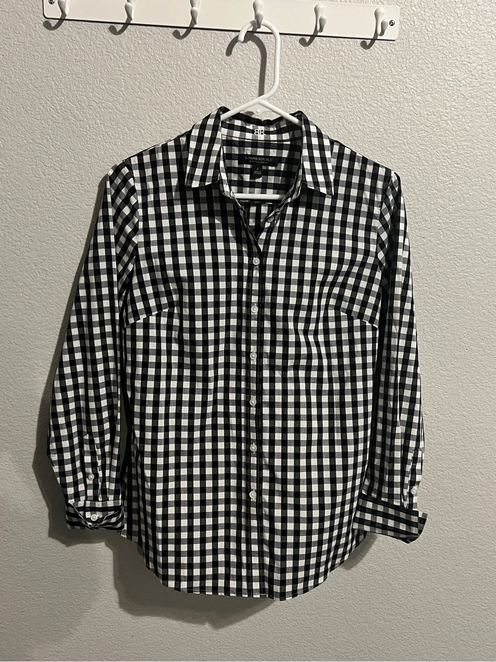 Banana Republic Black & White Check Fitted Button-Up Shirt Size 2